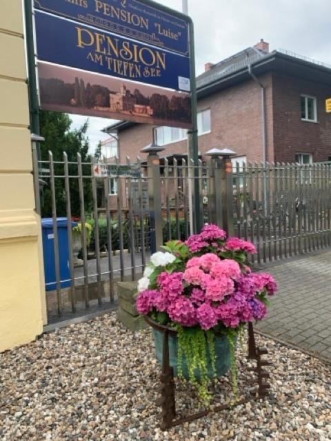 Pension am Tiefen See Potsdam Exterior foto